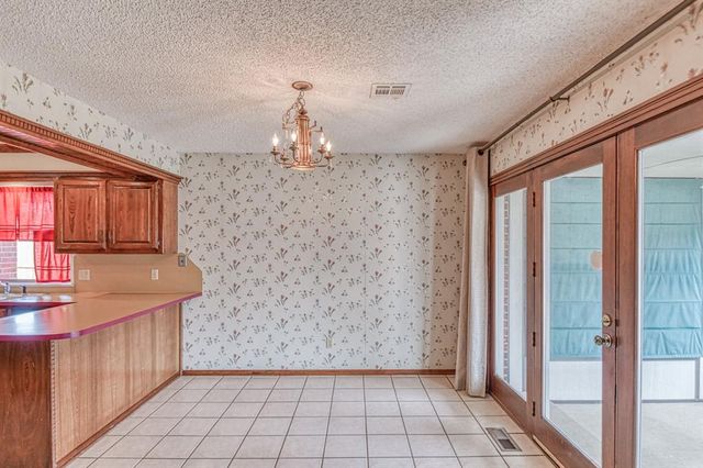 10400 Kingsgate Drive, Oklahoma City, OK 73159