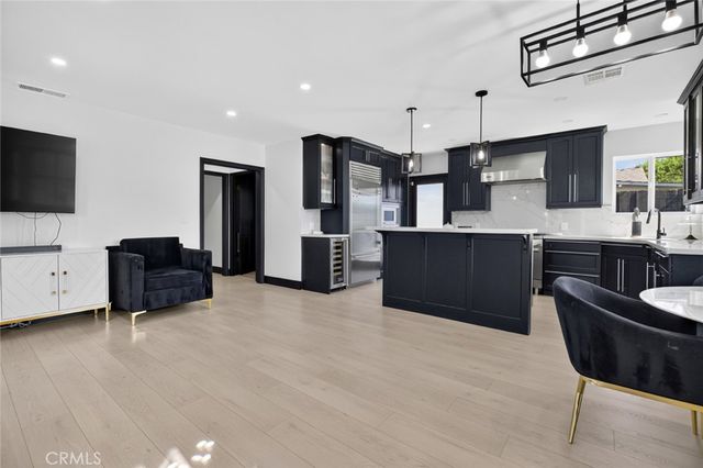 1519 N Rose, Burbank, CA 91505