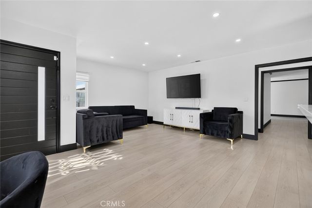 1519 N Rose, Burbank, CA 91505
