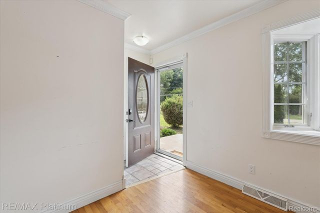 3302 Rolston Road, Fenton, MI 48430