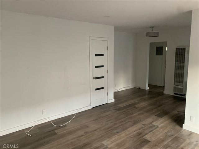 702 S St Andrews, Los Angeles, CA 90005