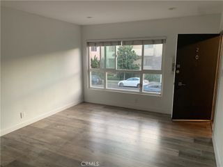 702 S St Andrews, Los Angeles, CA 90005
