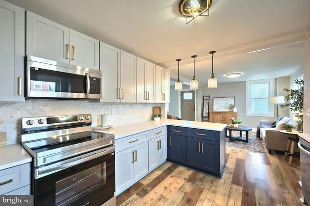 118 W FREDERICK ST, Millersville, PA 17551