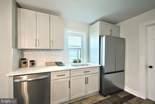 118 W FREDERICK ST, Millersville, PA 17551