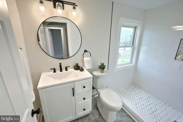 118 W FREDERICK ST, Millersville, PA 17551