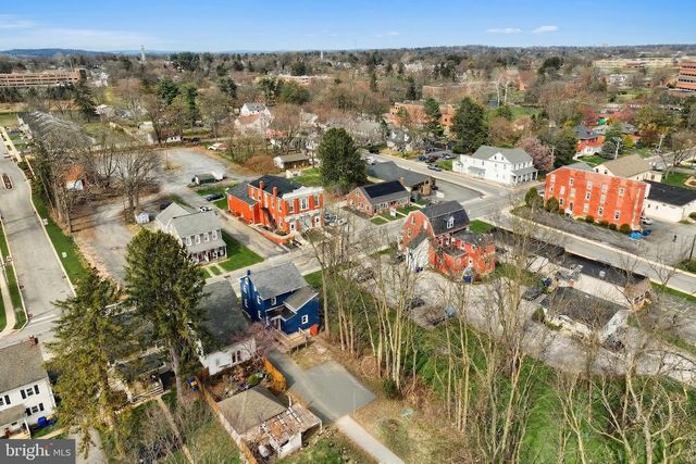 118 W FREDERICK ST, Millersville, PA 17551