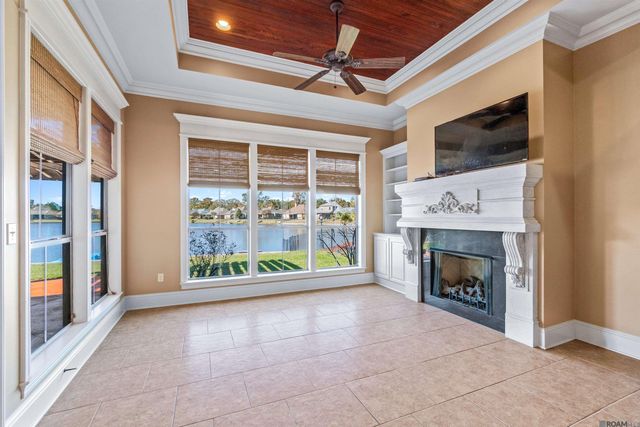 8128 Lavender Dr, Central, LA 70818