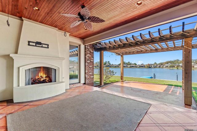 8128 Lavender Dr, Central, LA 70818