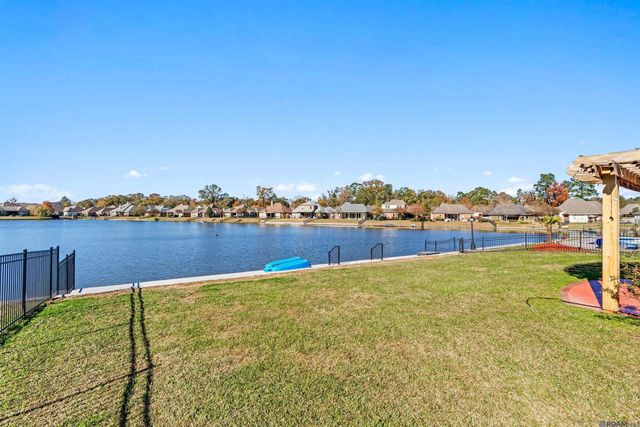 8128 Lavender Dr, Central, LA 70818