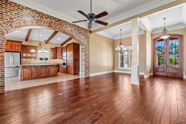 8128 Lavender Dr, Central, LA 70818