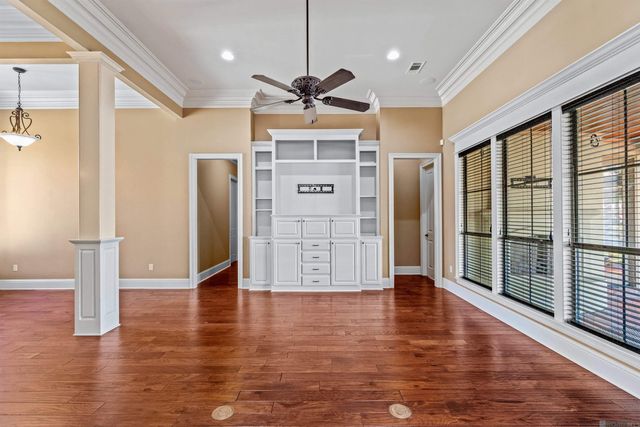 8128 Lavender Dr, Central, LA 70818