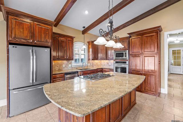 8128 Lavender Dr, Central, LA 70818