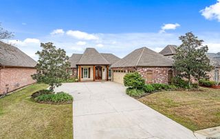 8128 Lavender Dr, Central, LA 70818