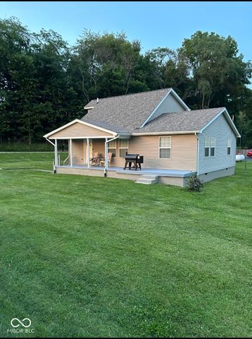 5015 E 400 N, Shelbyville, IN 46176