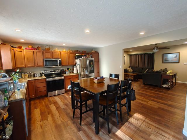 5015 E 400 N, Shelbyville, IN 46176