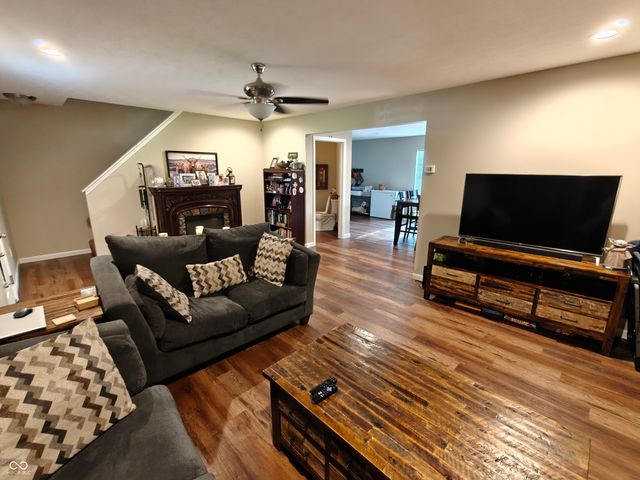 5015 E 400 N, Shelbyville, IN 46176