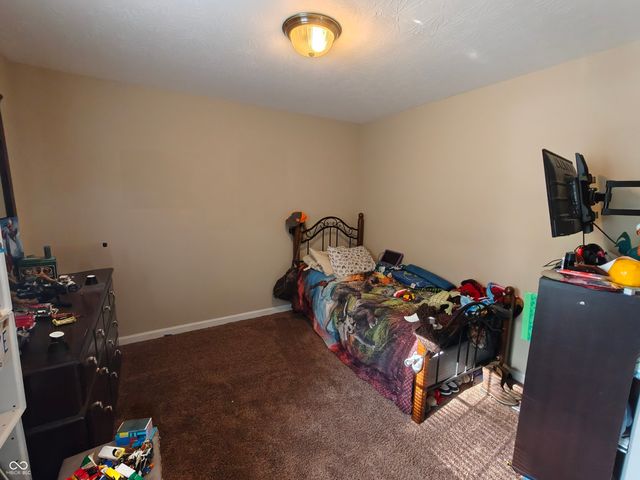 5015 E 400 N, Shelbyville, IN 46176