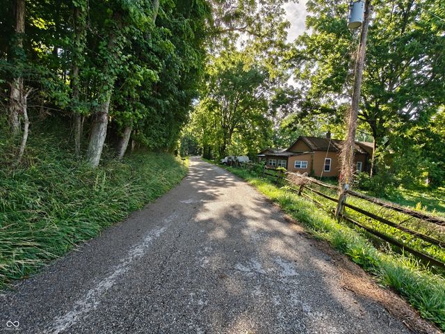 5015 E 400 N, Shelbyville, IN 46176