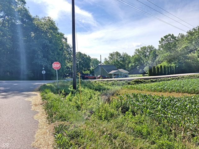 5015 E 400 N, Shelbyville, IN 46176