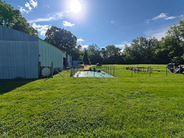 5015 E 400 N, Shelbyville, IN 46176