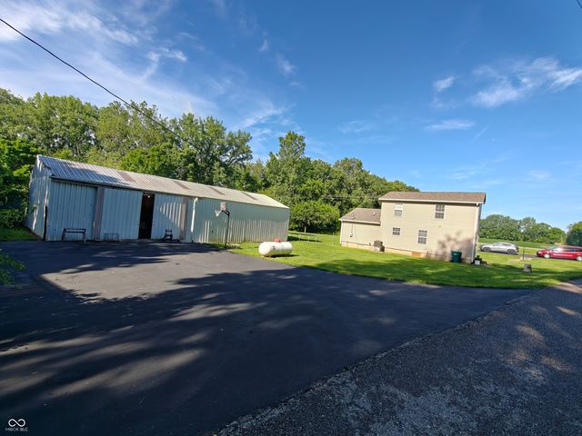 5015 E 400 N, Shelbyville, IN 46176