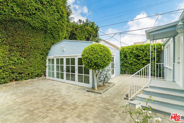 9025 Ashcroft Avenue, West Hollywood, CA 90048