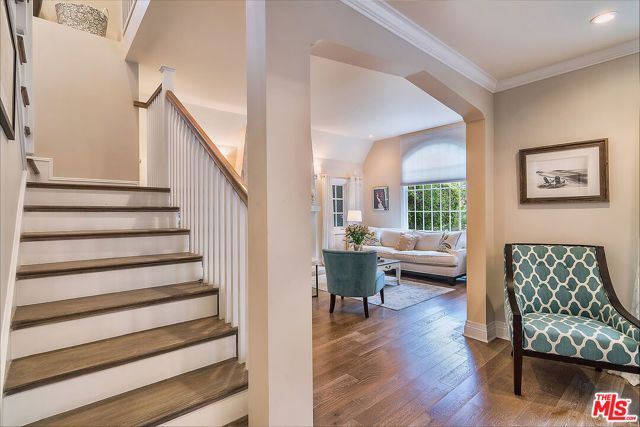 9025 Ashcroft Avenue, West Hollywood, CA 90048