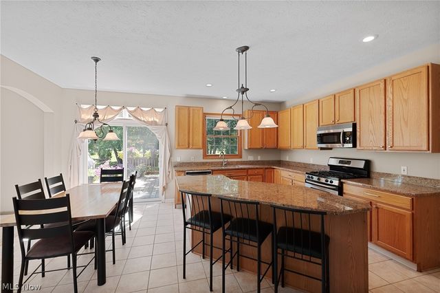 12300 Coopers Run, Strongsville, OH 44149
