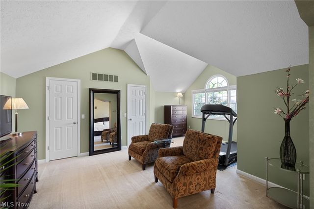 12300 Coopers Run, Strongsville, OH 44149
