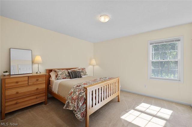 12300 Coopers Run, Strongsville, OH 44149