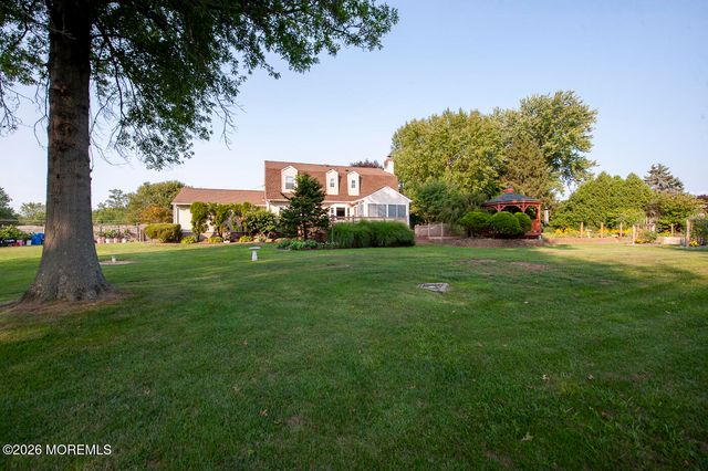 106 Chesterfield Jacobstown Road, Wrightstown, NJ 08562