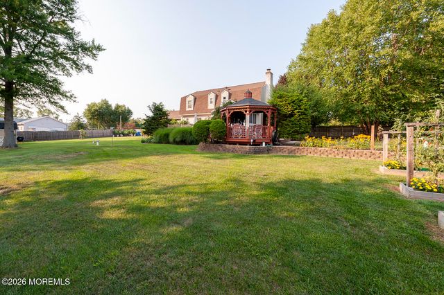 106 Chesterfield Jacobstown Road, Wrightstown, NJ 08562