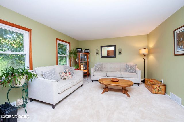 106 Chesterfield Jacobstown Road, Wrightstown, NJ 08562