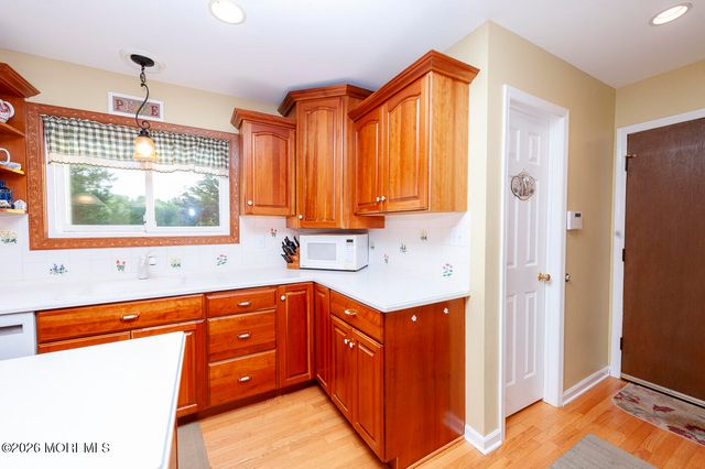 106 Chesterfield Jacobstown Road, Wrightstown, NJ 08562