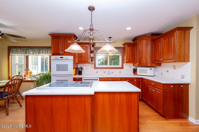 106 Chesterfield Jacobstown Road, Wrightstown, NJ 08562