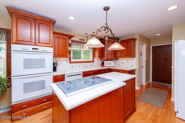 106 Chesterfield Jacobstown Road, Wrightstown, NJ 08562