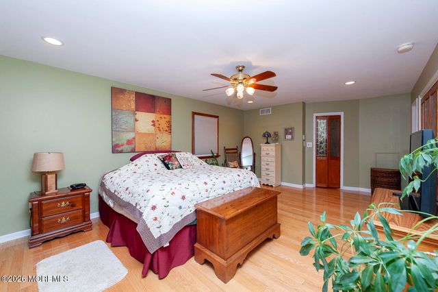 106 Chesterfield Jacobstown Road, Wrightstown, NJ 08562