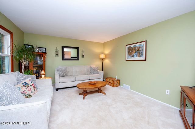 106 Chesterfield Jacobstown Road, Wrightstown, NJ 08562