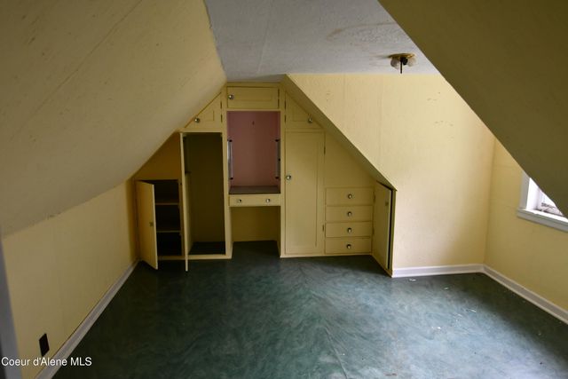 514 Main St, Wardner, ID 83837