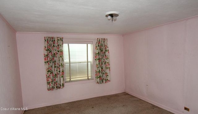 514 Main St, Wardner, ID 83837