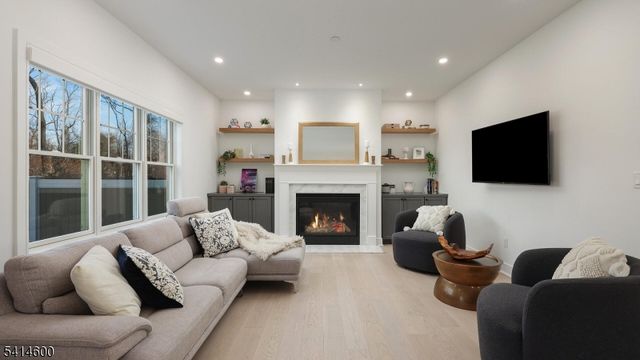 8 Mikula Way, Florham Park Boro, NJ 07932