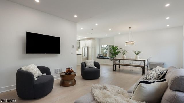 8 Mikula Way, Florham Park Boro, NJ 07932