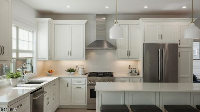 8 Mikula Way, Florham Park Boro, NJ 07932