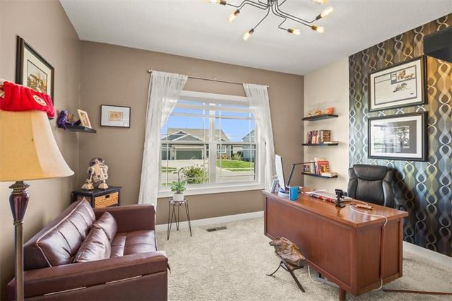 1713 NE Ravenwood Drive, Lee's Summit, MO 64086