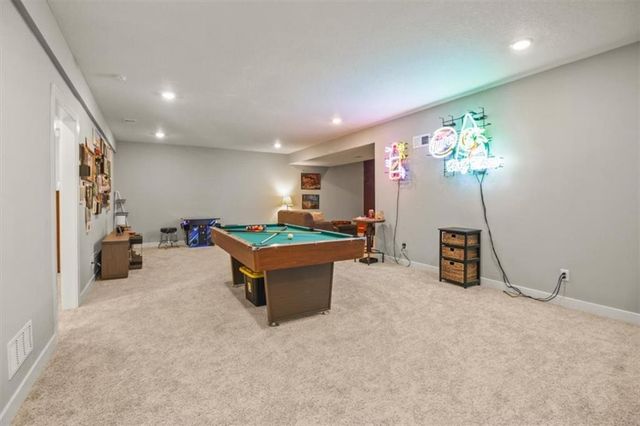 1713 NE Ravenwood Drive, Lee's Summit, MO 64086