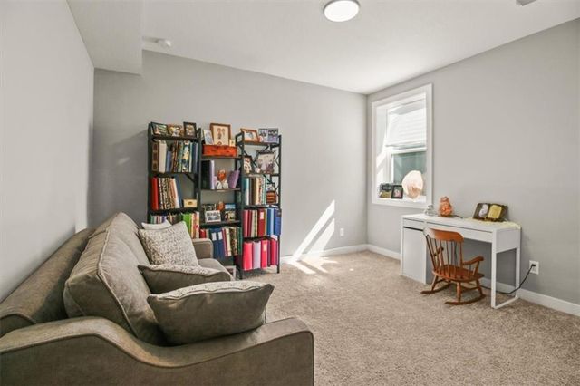 1713 NE Ravenwood Drive, Lee's Summit, MO 64086