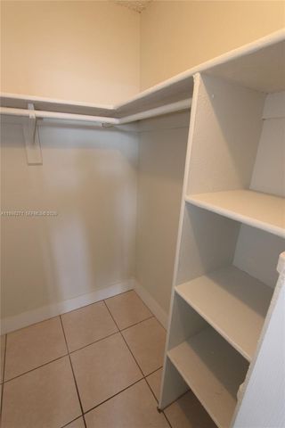 4550 NW 9th St 811E, Miami, FL 33126