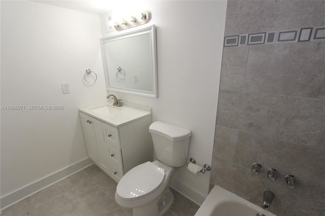 4550 NW 9th St 811E, Miami, FL 33126