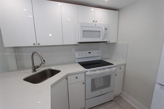 4550 NW 9th St 811E, Miami, FL 33126