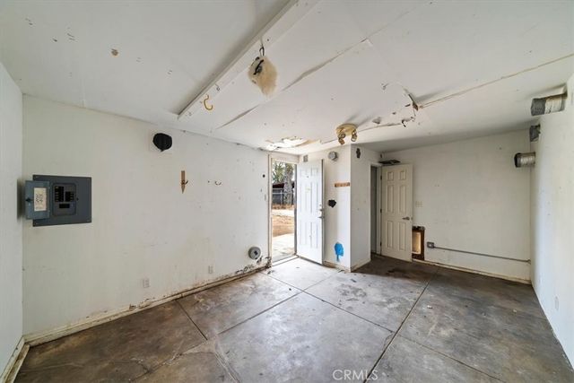 3405 Strong, Riverside, CA 92501